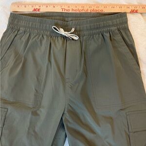 Vuori Villa Cargo Jogger Pants Women’s Large Army Green Tapered Leg Lightweight